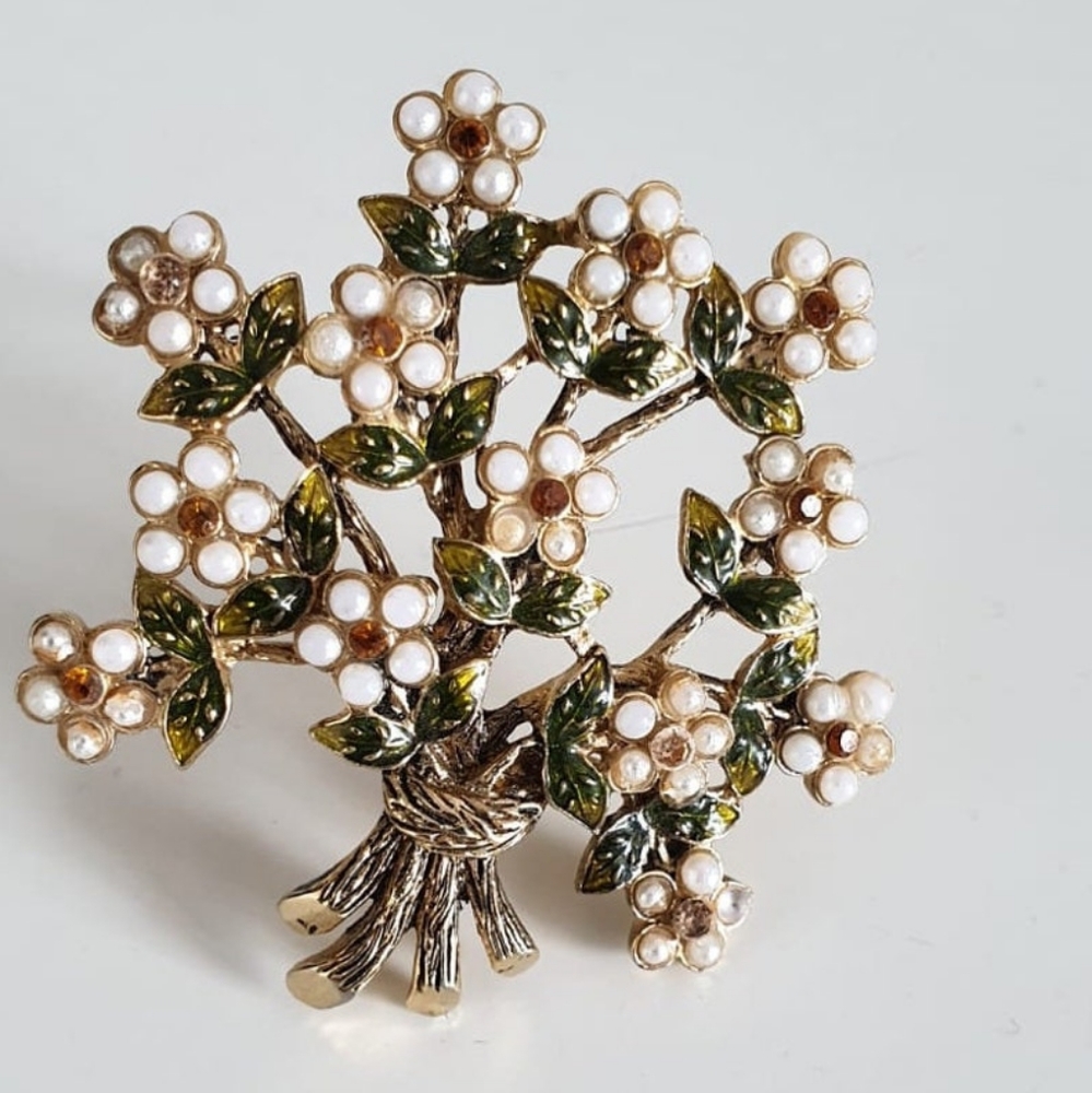 Vintage Monet Flower Pin/Brooch Enamel Bouquet Faux Pearl, Gold & Gems Like New